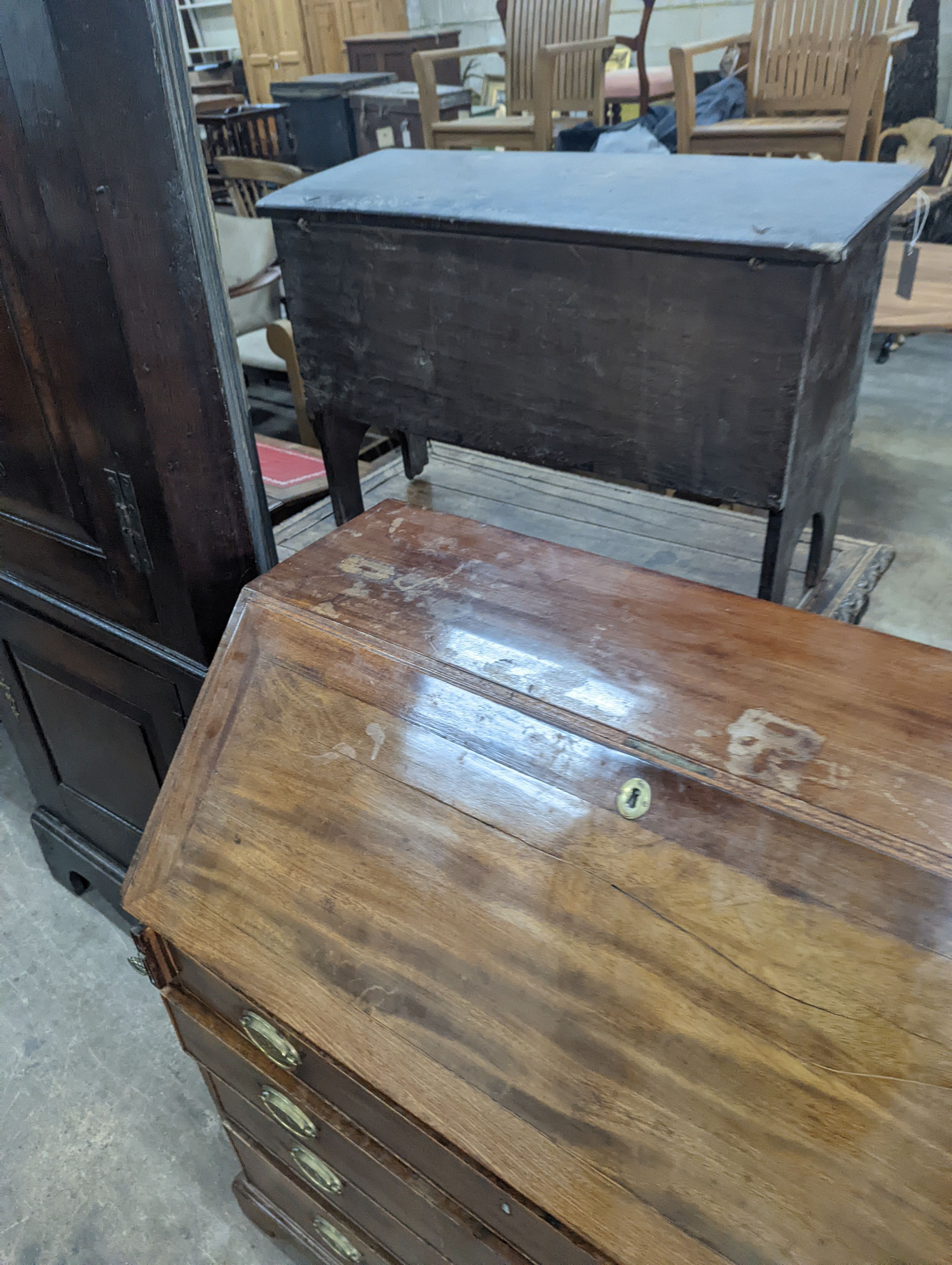 A George III mahogany bureau, width 107cm, depth 54cm, height 104cm